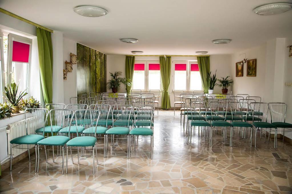 Zajazd Wrota Lasu Hajnówka エクステリア 写真
